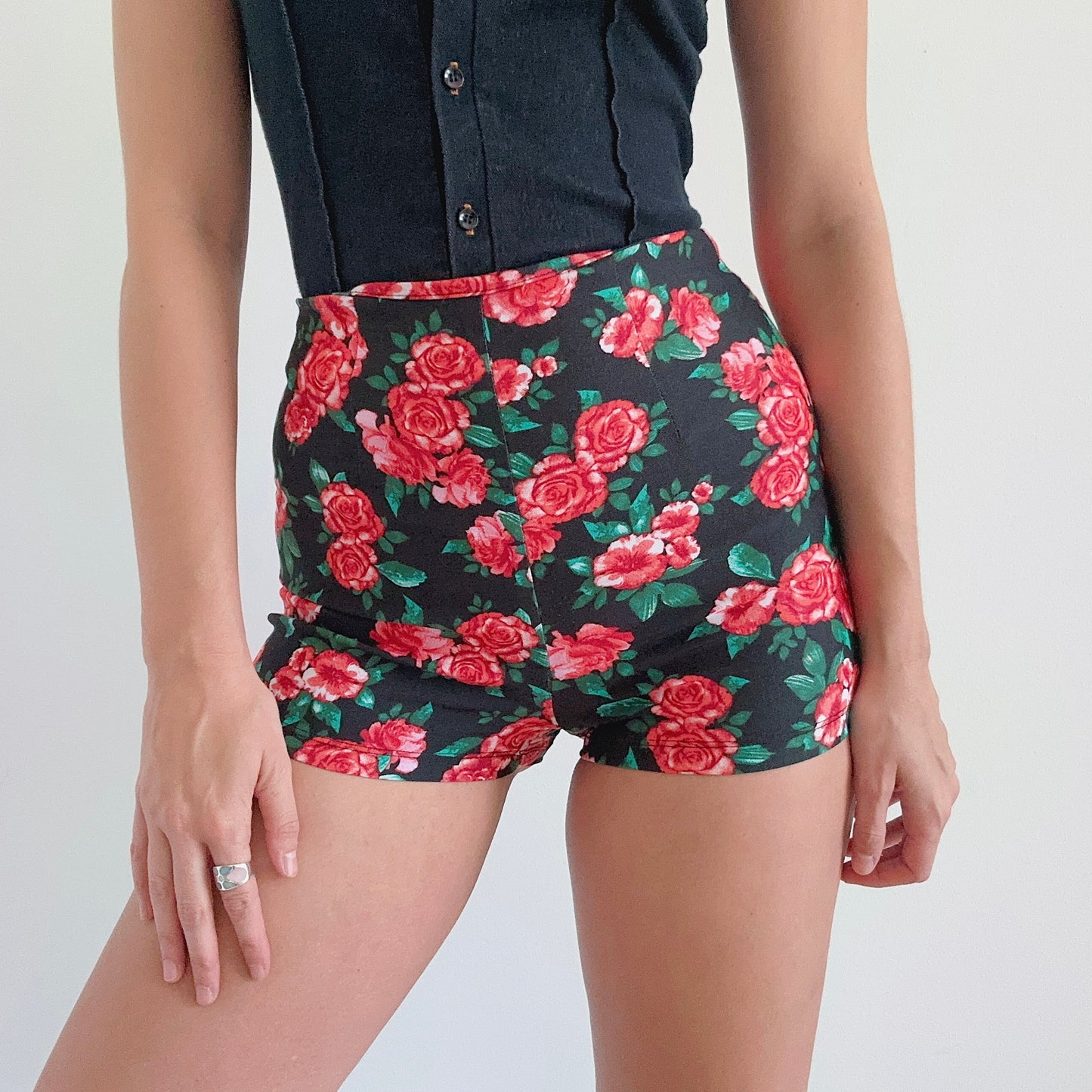 2010's Black & Red Floral Hot Shorts / SZ S