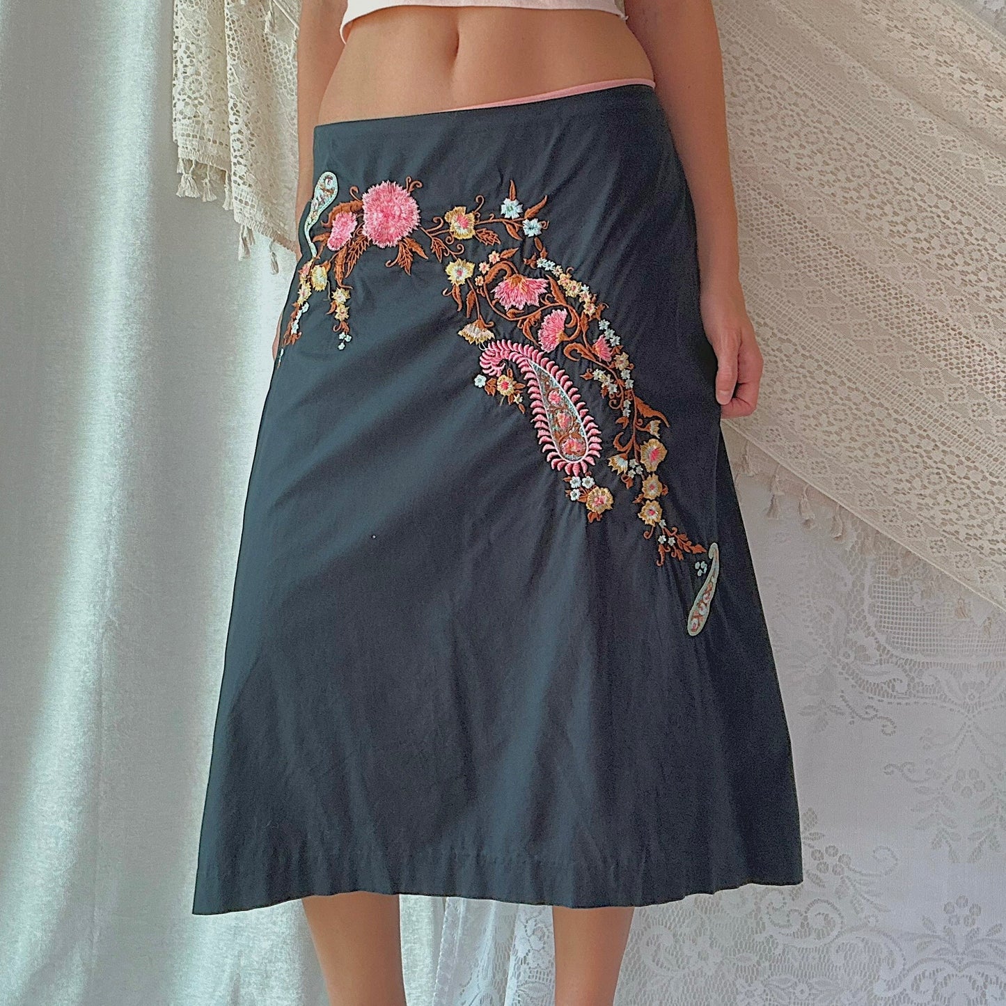 Y2K Black Cotton Embroidered Midi Skirt / SZ M