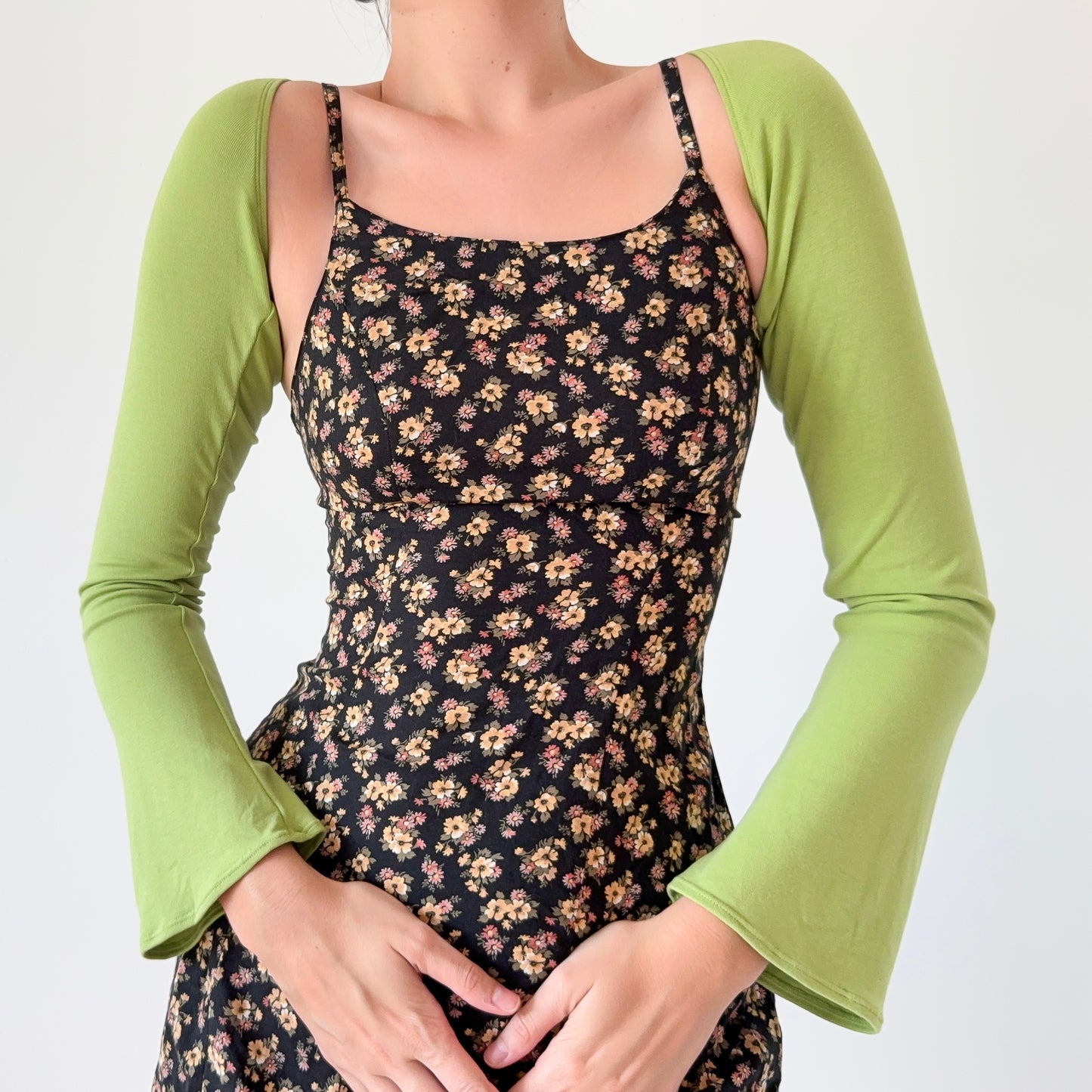 Contemporary Green Bell Sleeve Shrug / SZ M