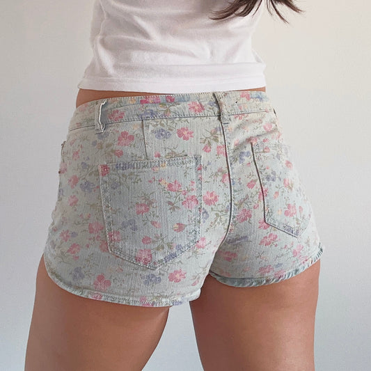 Light Denim Floral Shorts / SZ 6