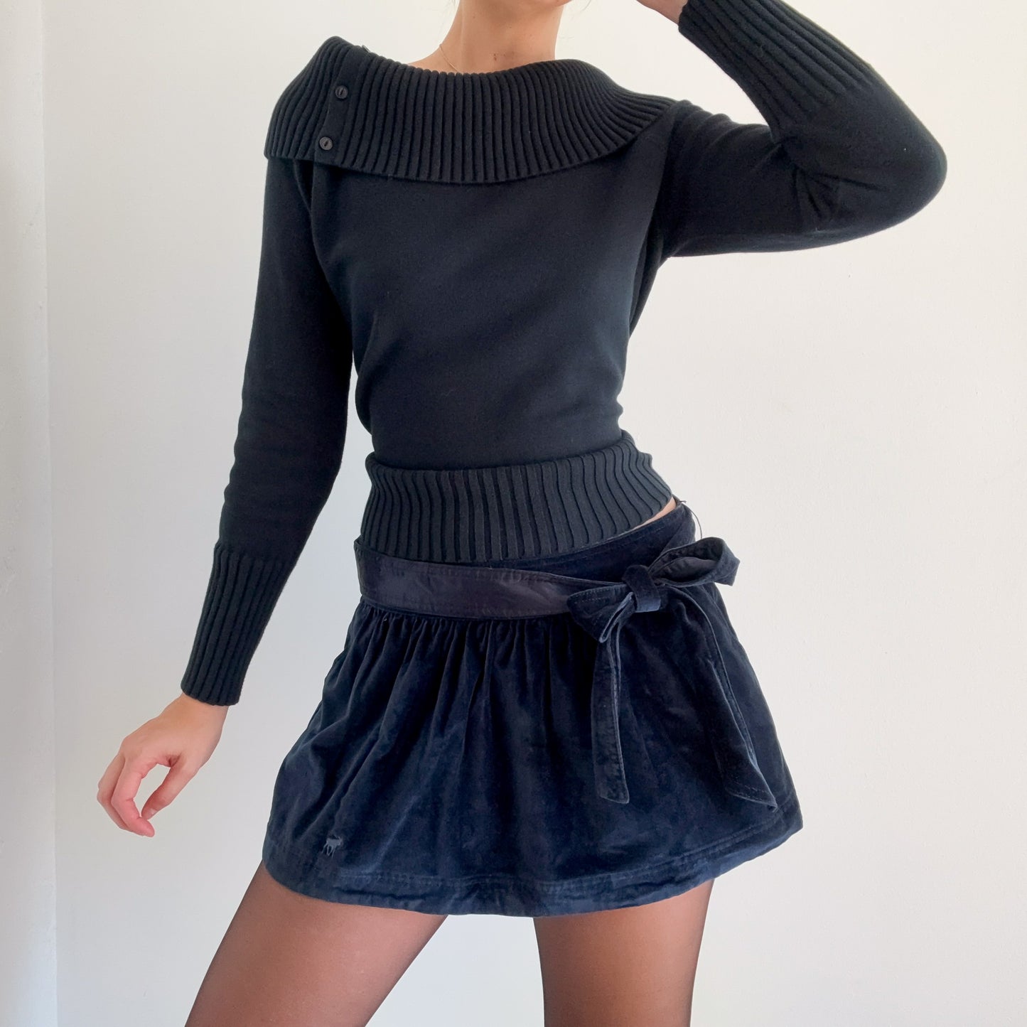 Y2K Abercrombie Navy Velvet Mini Skirt / SZ 4