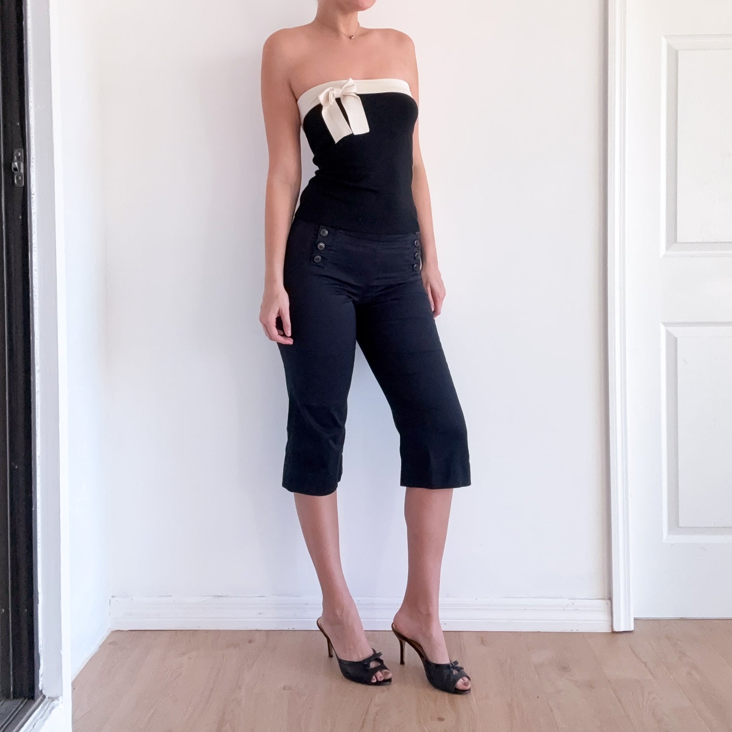 Y2K Black Cotton Button Capri's / SZ 4/6