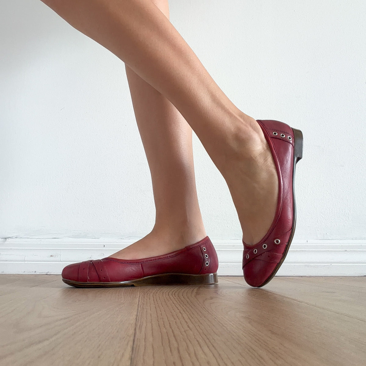 Y2K Red Leather Grommet Ballet Flats / SZ 7.5