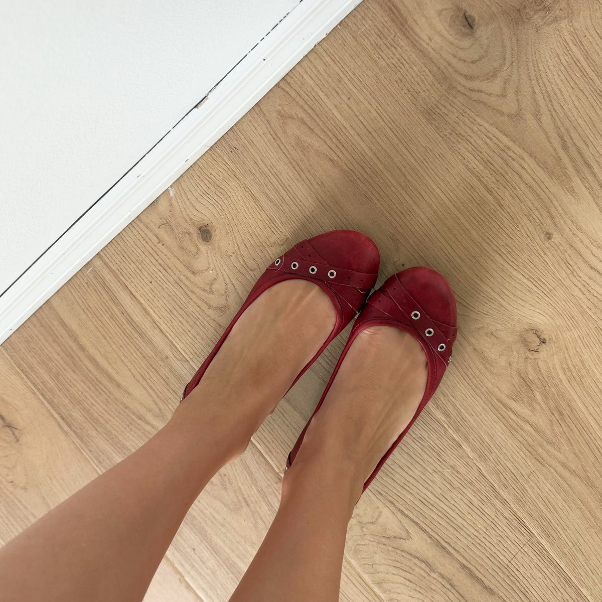 Y2K Red Leather Grommet Ballet Flats / SZ 7.5