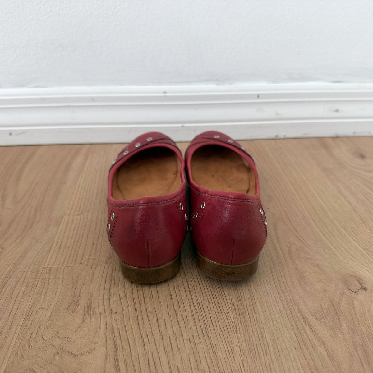 Y2K Red Leather Grommet Ballet Flats / SZ 7.5