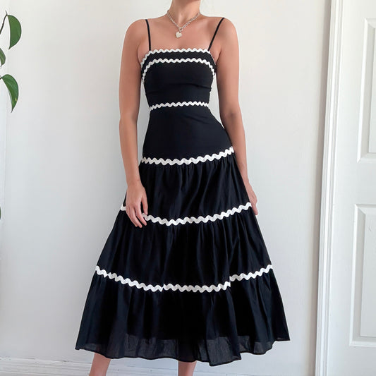Contemporary Black & White Squiggle Dress / SZ XS