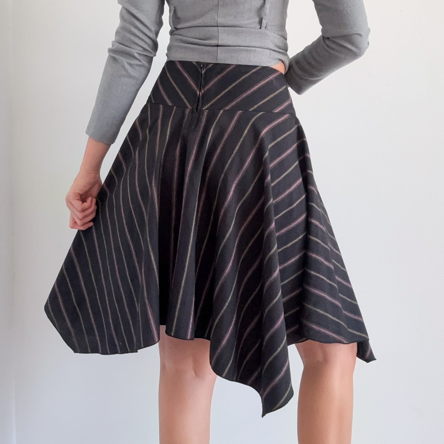 Y2K Dark Grey Pinstripe Asymmetric Skirt / SZ 2
