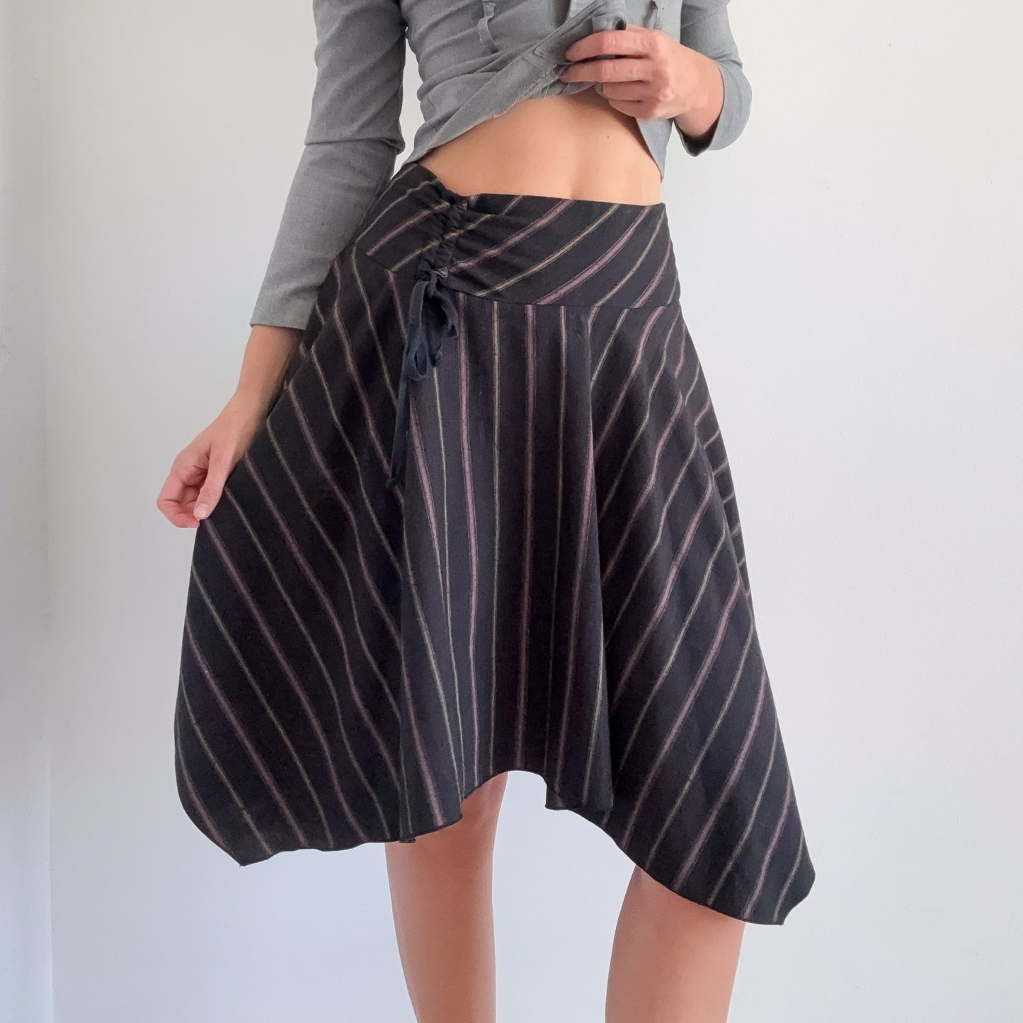 Y2K Dark Grey Pinstripe Asymmetric Skirt / SZ 2