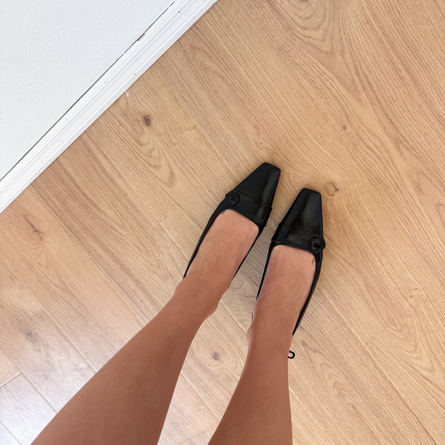 Y2K Black Leather Button Slingbacks / SZ 8