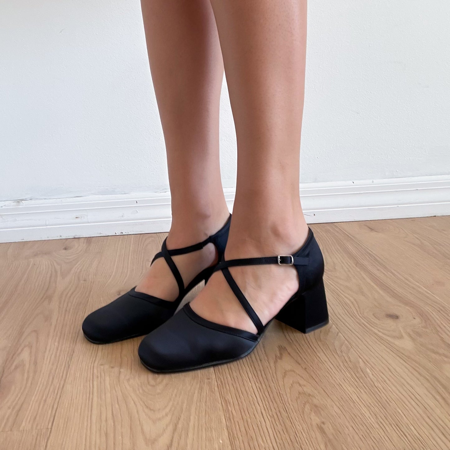 Y2K Black Satin Mary Jane Pumps / SZ 8