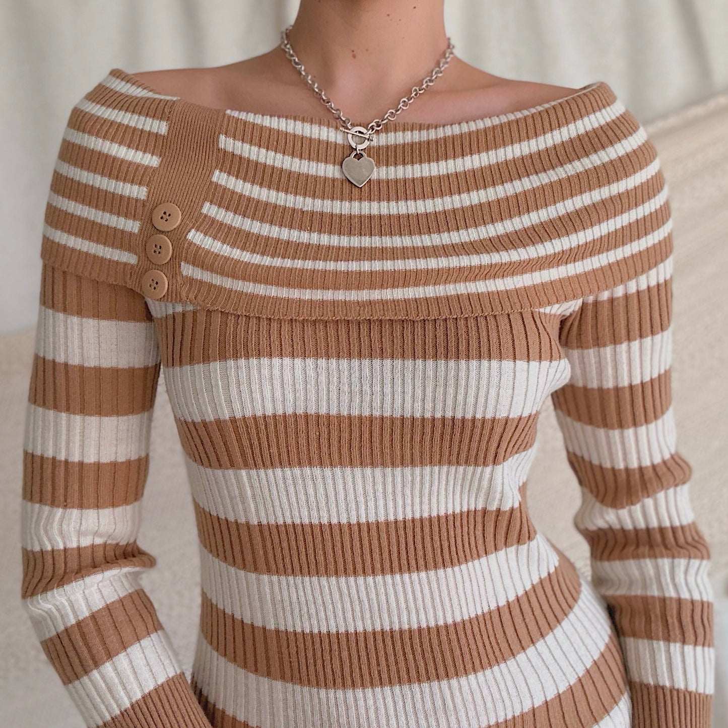 Y2K Tan & Cream Striped Foldover Sweater / SZ M