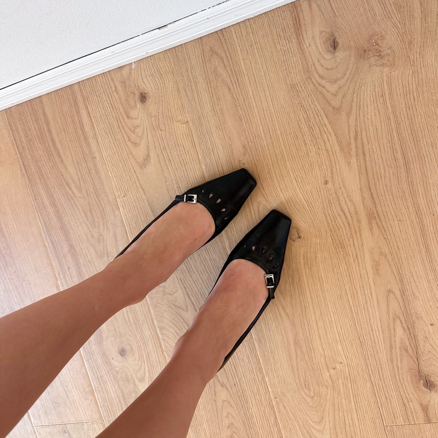 Y2K Black Leather Kitten Heel Pumps / SZ 8