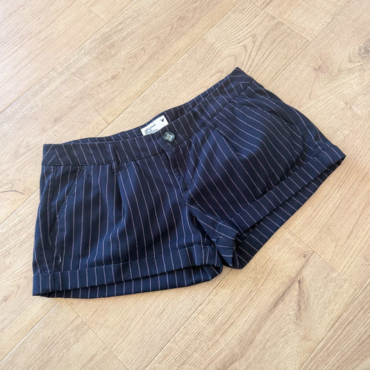 Y2K Navy & Pink Pinstriped Shorts / SZ 2/4