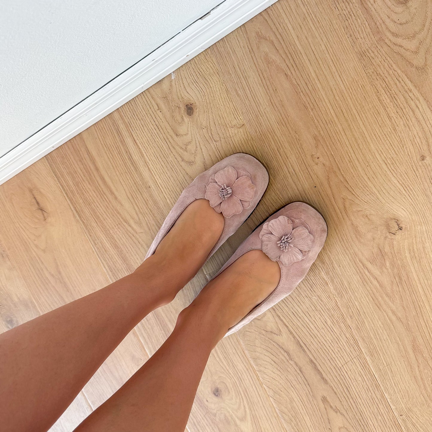Y2K Light Pink Suede Flower Ballet Flats / SZ 8.5