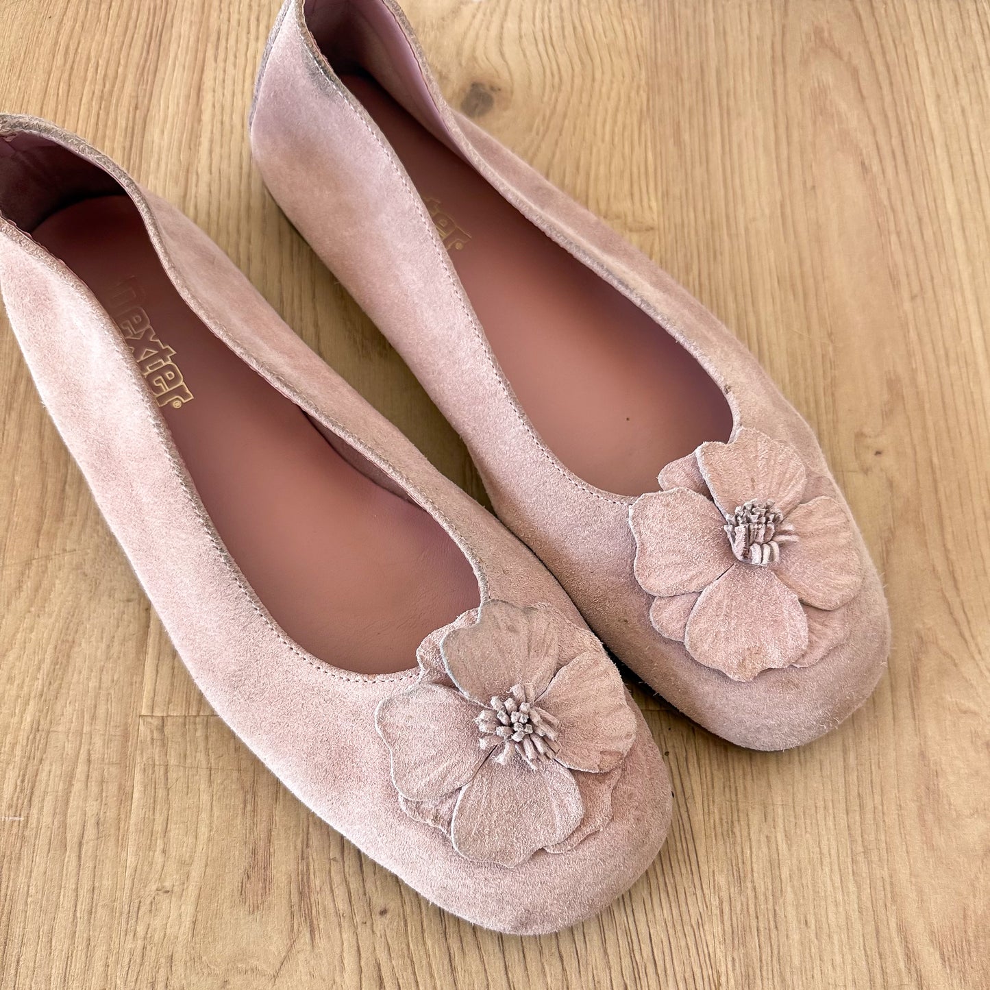 Y2K Light Pink Suede Flower Ballet Flats / SZ 8.5