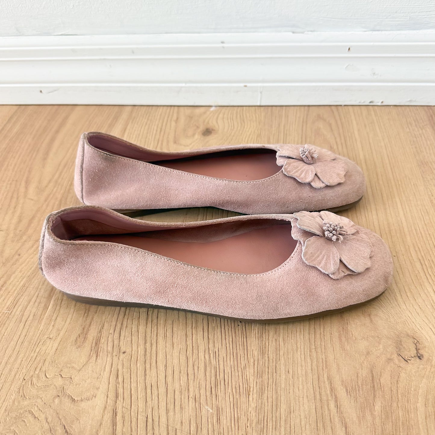 Y2K Light Pink Suede Flower Ballet Flats / SZ 8.5