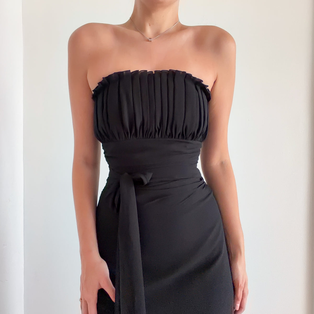 90's Black Ruched Sleeveless Gown / SZ 0/2