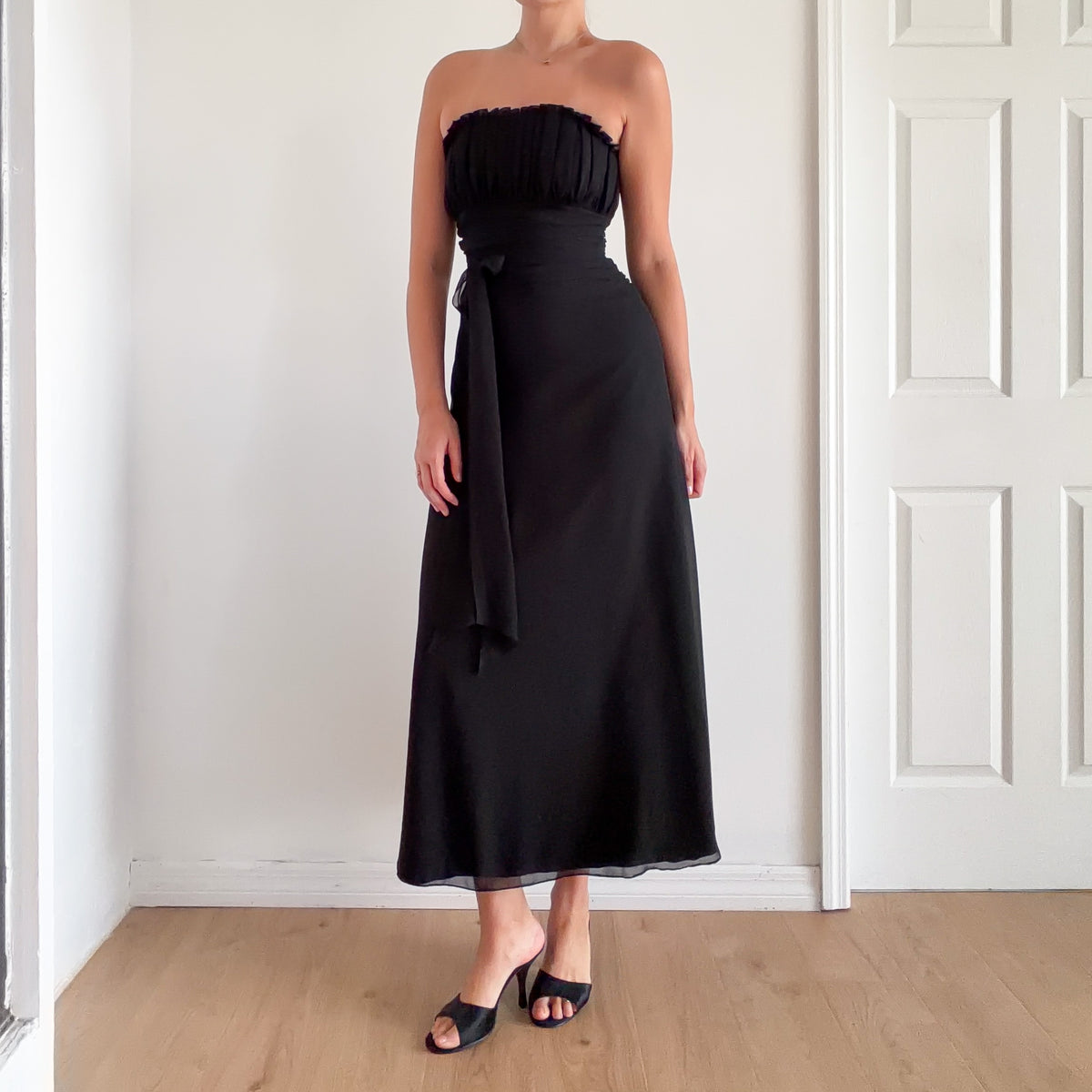 90's Black Ruched Sleeveless Gown / SZ 0/2