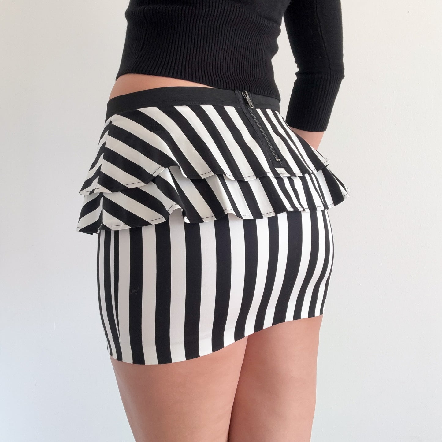 2010's B&W Striped Peplum Mini Skirt / SZ S