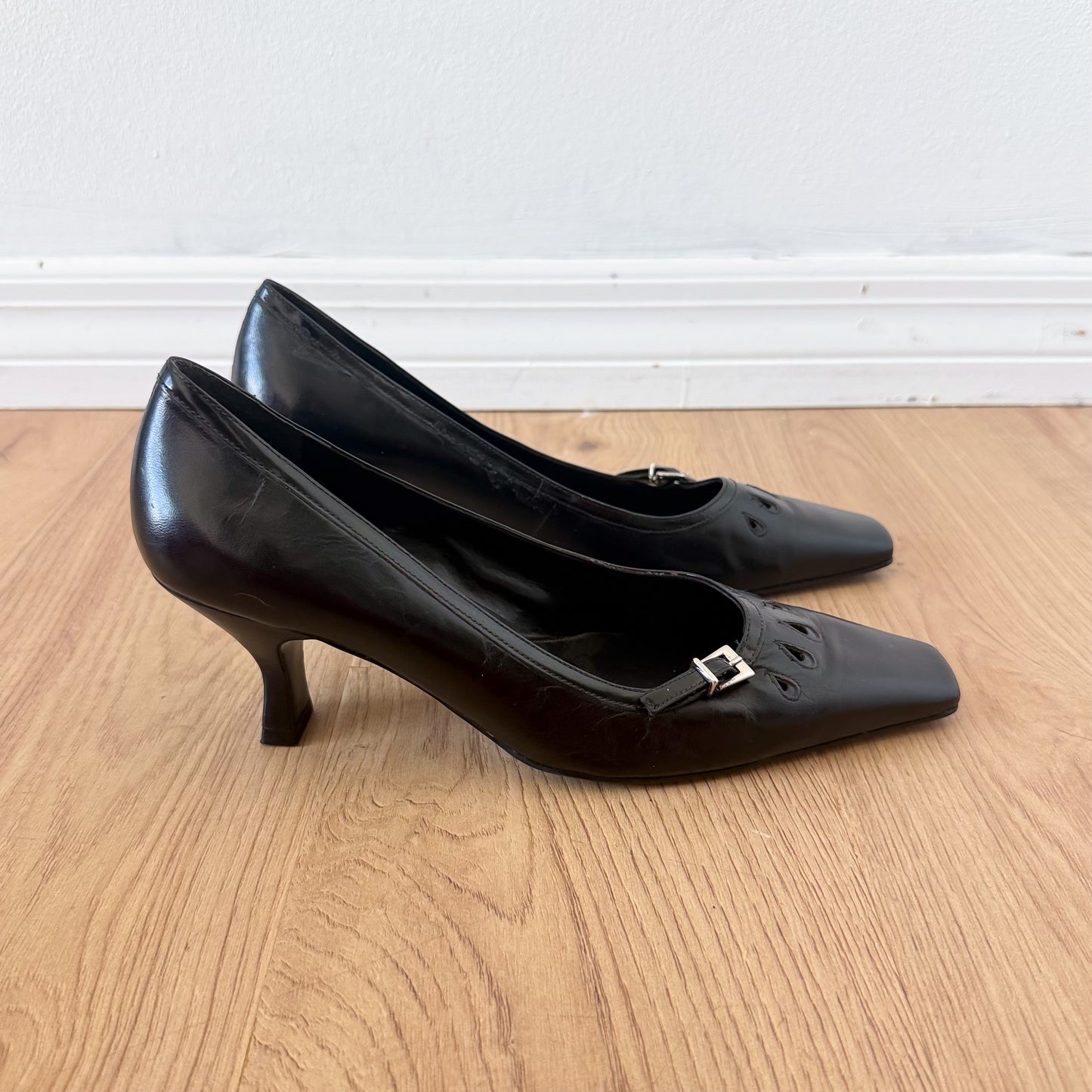 Y2K Black Leather Kitten Heel Pumps / SZ 8