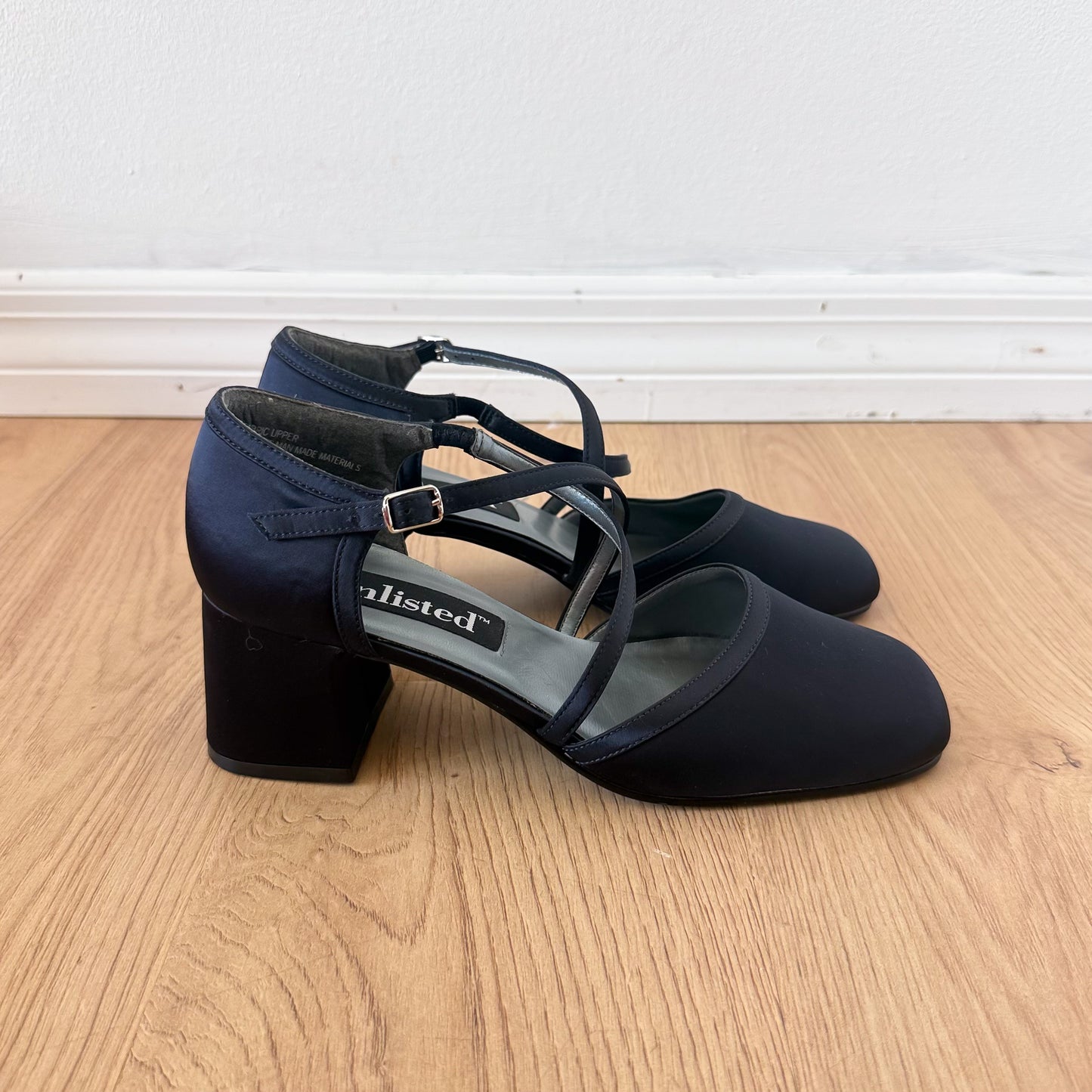 Y2K Black Satin Mary Jane Pumps / SZ 8