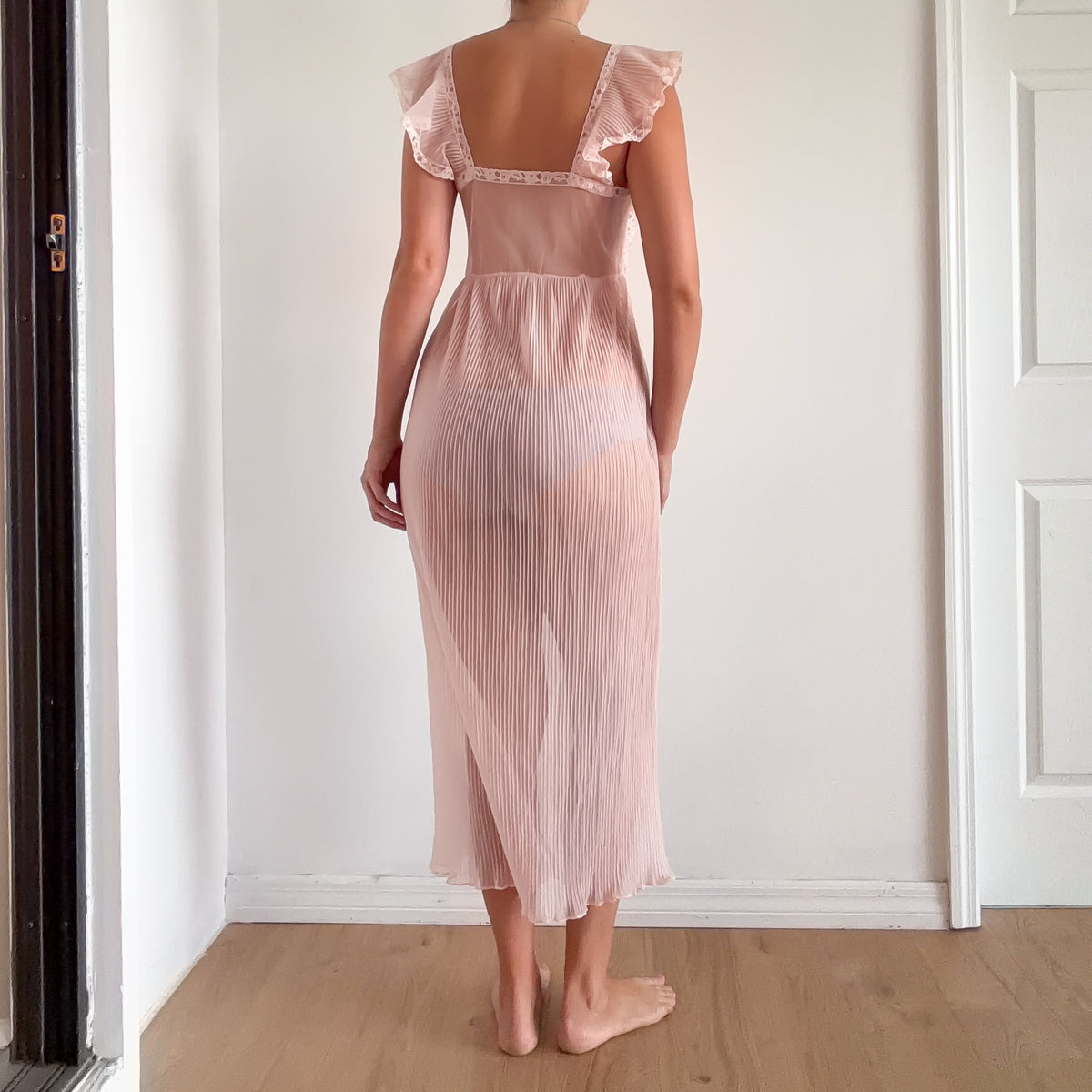 50's Baby Pink Lace Pleated Nightgown / SZ S/M