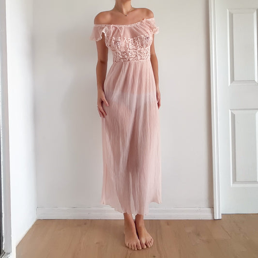 50's Baby Pink Lace Pleated Nightgown / SZ S/M