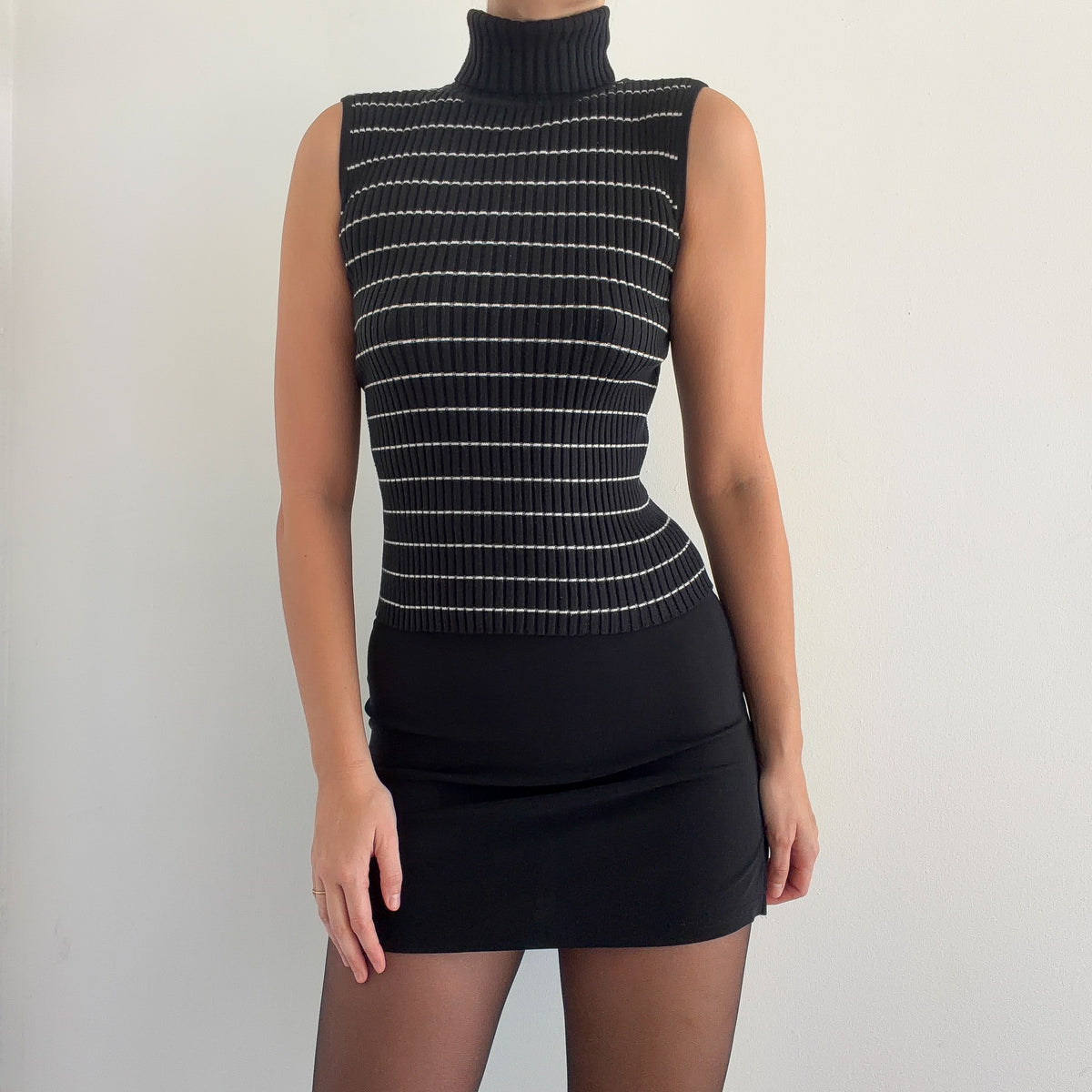 90's B&W Striped Knit Sleeveless Turtleneck / SZ XS/S