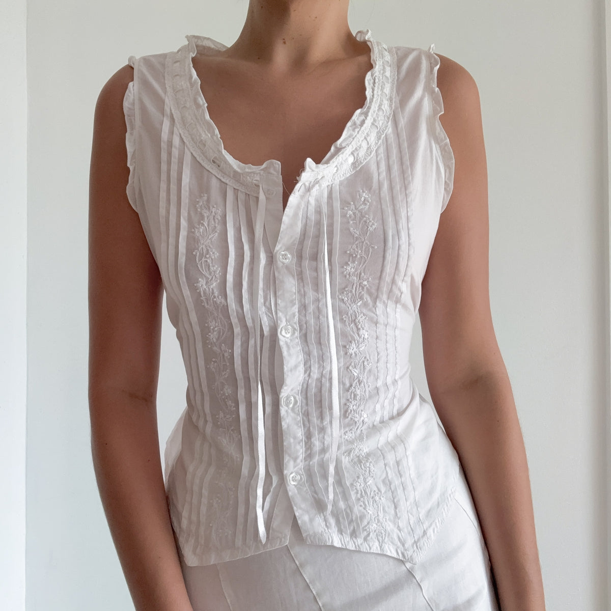 White Cotton Button Blouse / SZ M