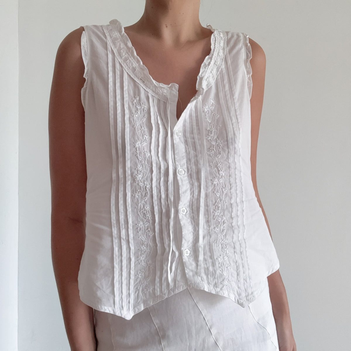 White Cotton Button Blouse / SZ M