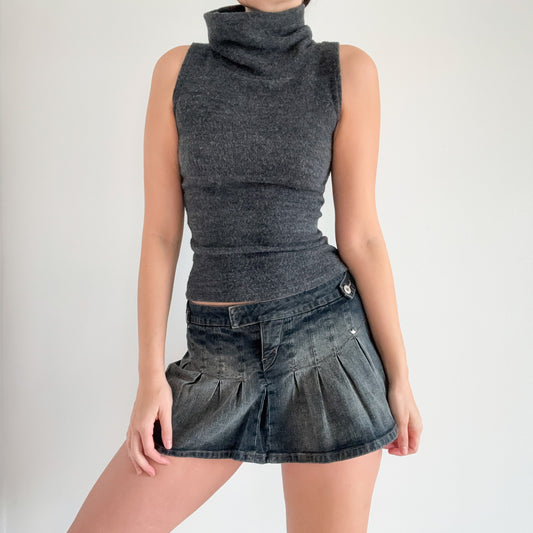 Y2K Grayish Denim Pleated Mini Skirt / SZ 2/4