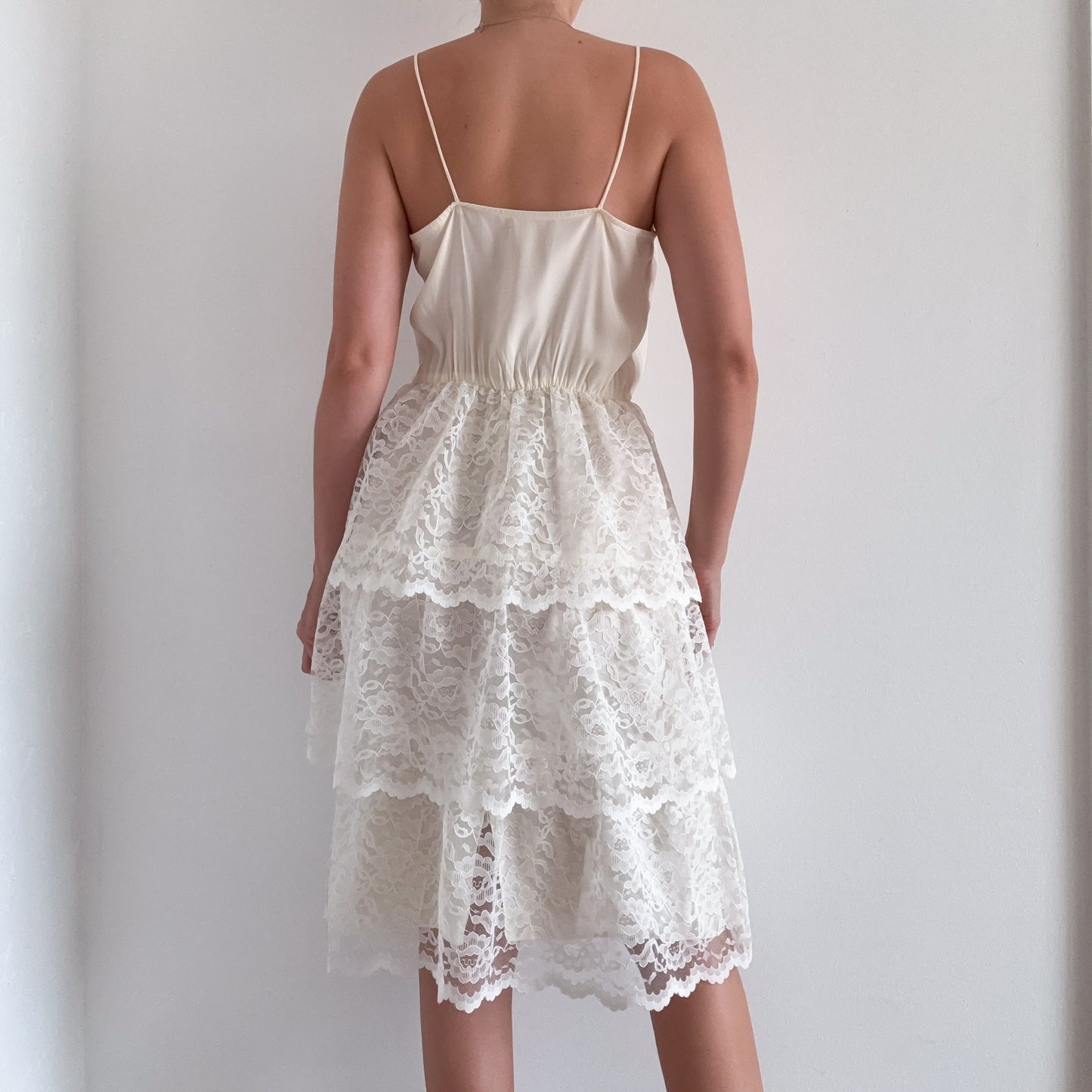 70's White Tiered Lace Midi Dress / SZ M