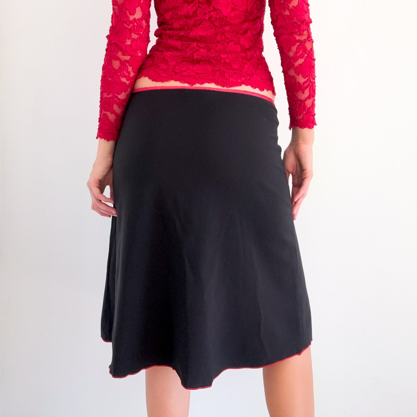 Y2K Black & Red Embroidered Midi Skirt / SZ S-M