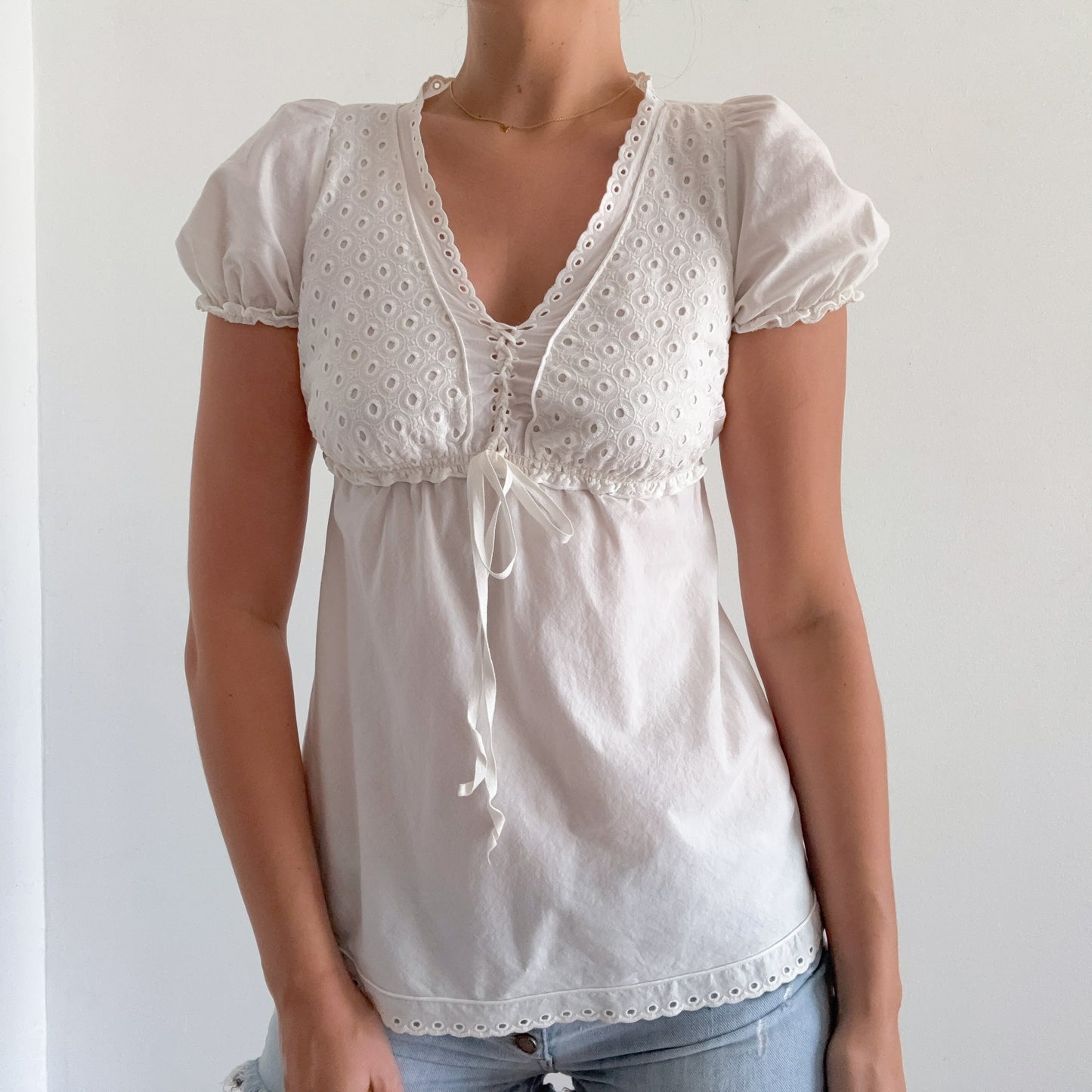 Y2K White Cotton Eyelet Babydoll Top / SZ XS-S