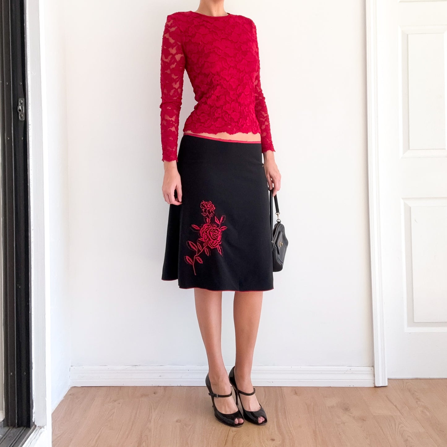 Y2K Black & Red Embroidered Midi Skirt / SZ S-M