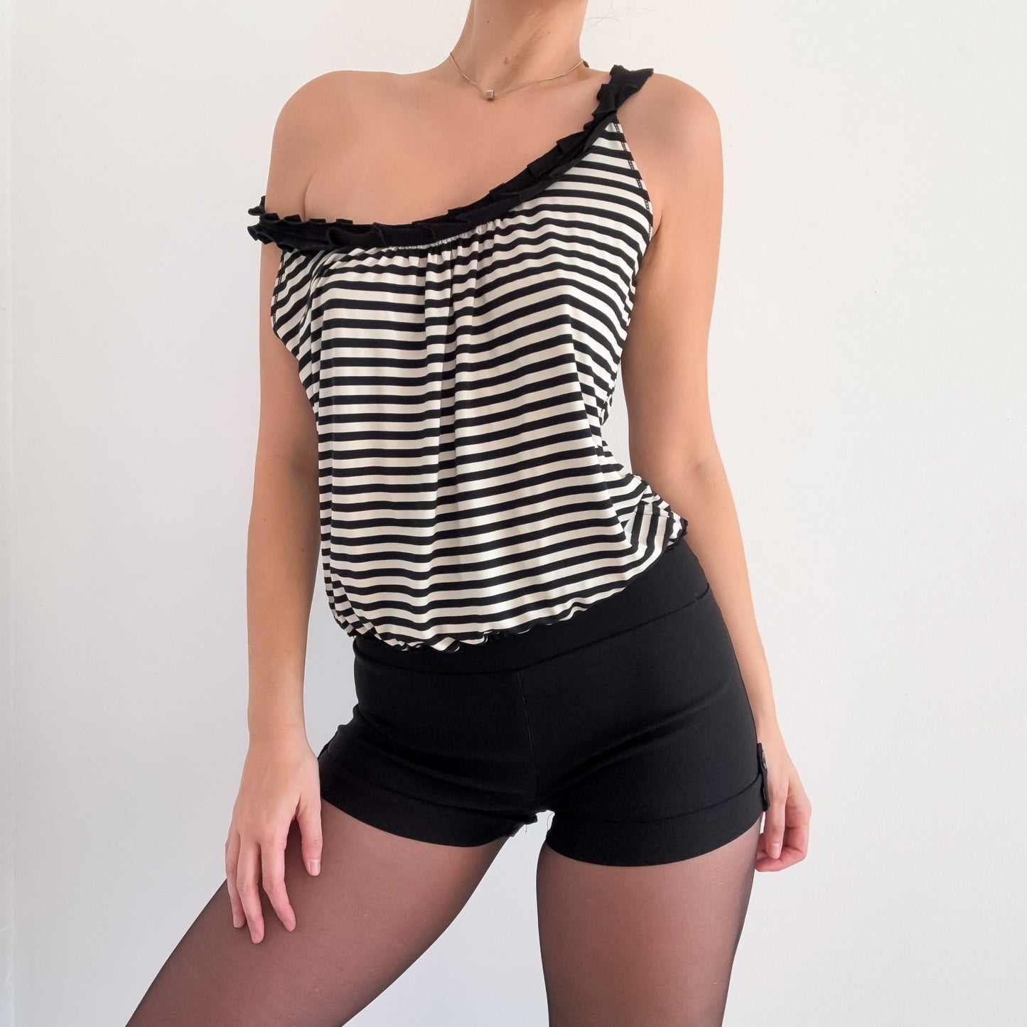 Y2K Black & Ivory Striped Bubble Top / SZ M