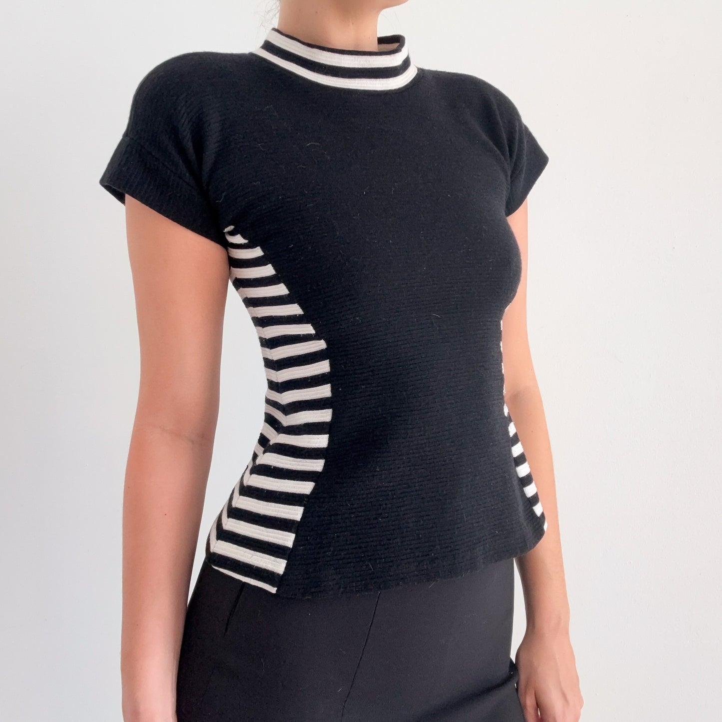 90's Black & White Striped Mod Top / SZ S/M