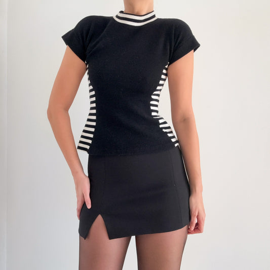 90's Black & White Striped Mod Top / SZ S/M