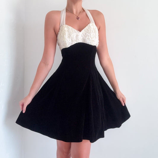 80's Black & Ivory Velvet Cocktail Dress / SZ 4