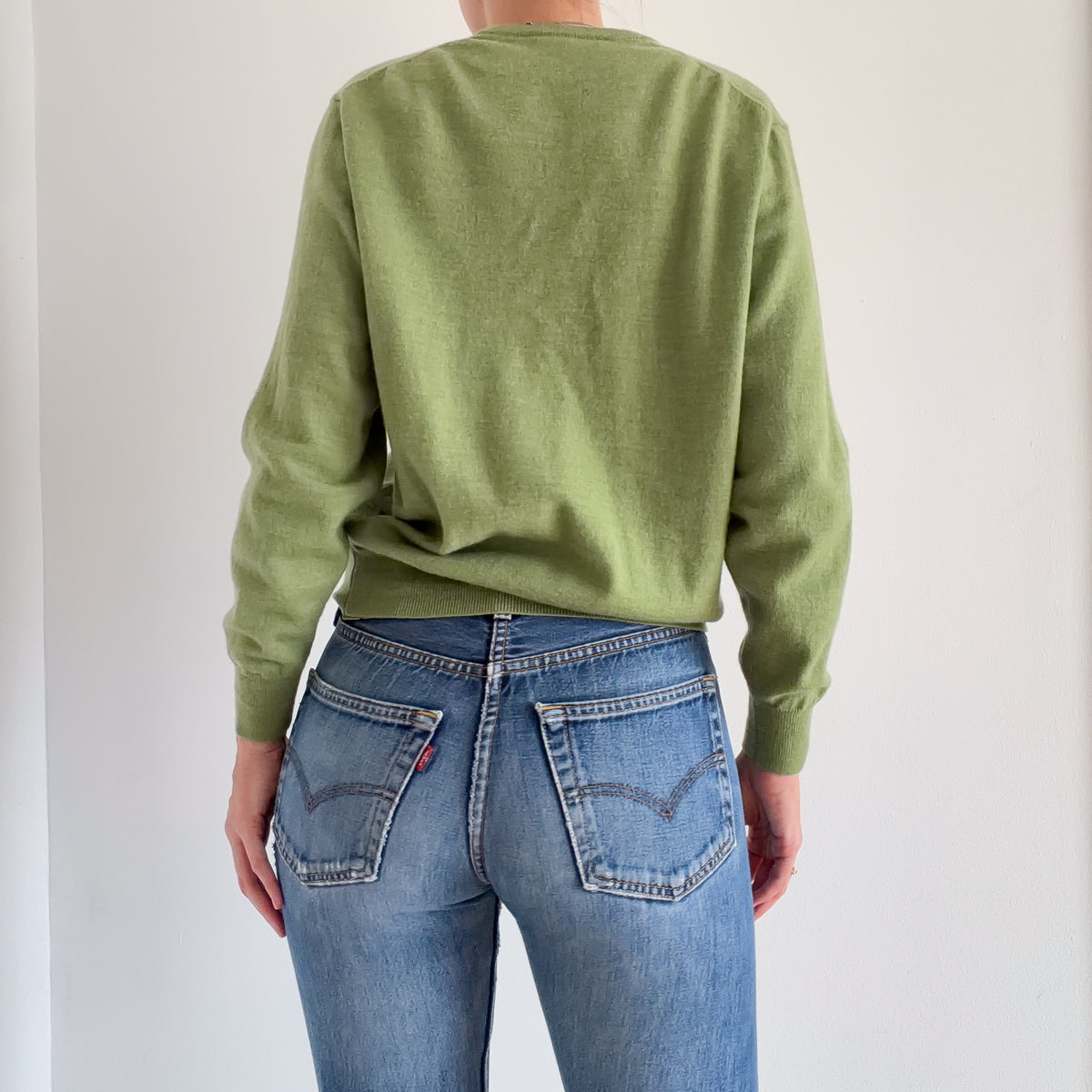 Pickle Green Knit V-Neck Sweater / SZ M