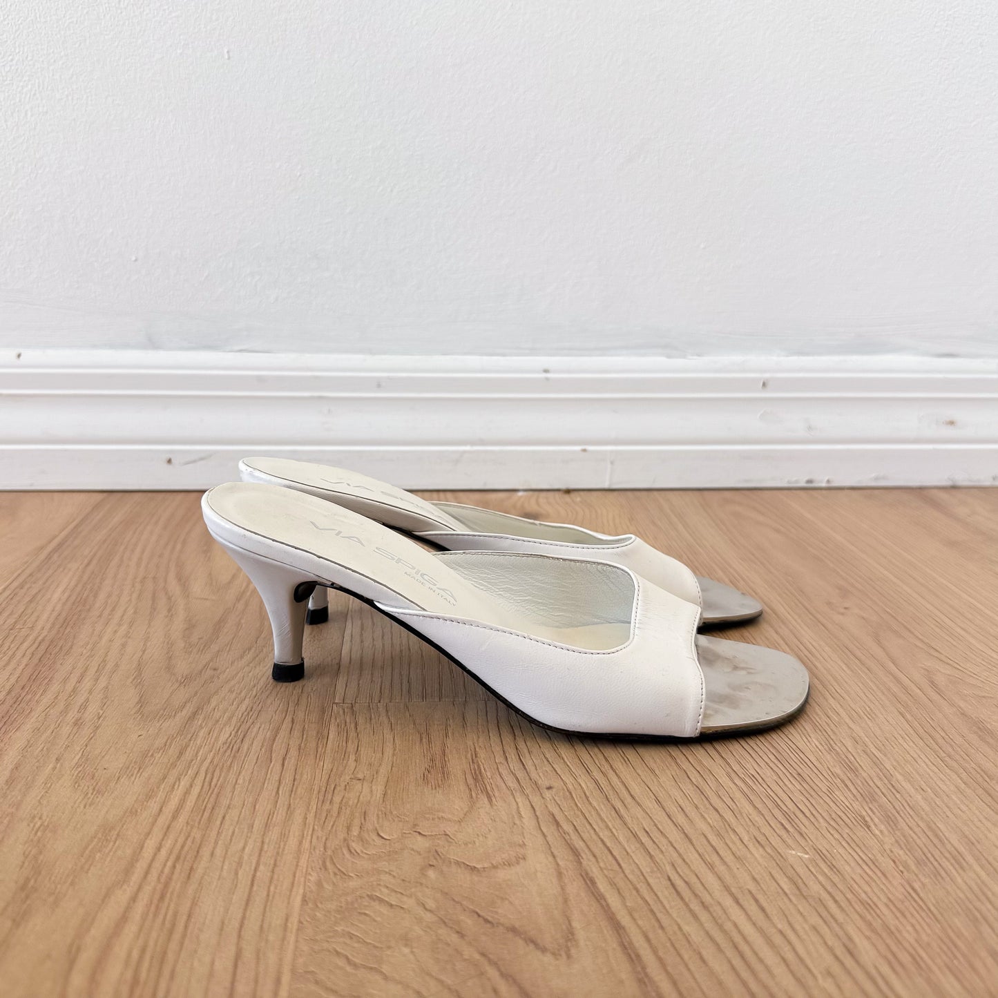 Y2K Via Spiga White Kitten Heels / SZ 6