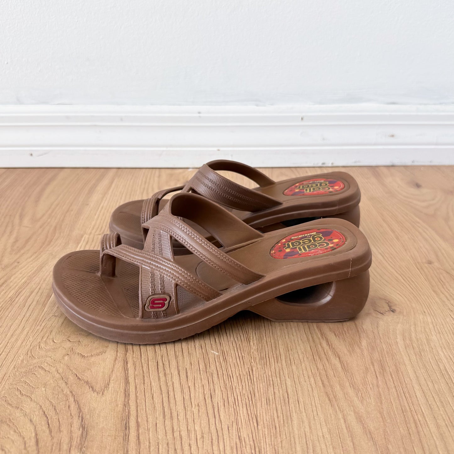 Y2K Sketchers Brown Wedge Sandals / SZ 7