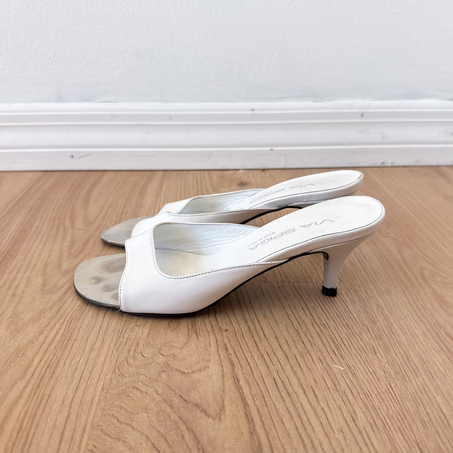 Y2K Via Spiga White Kitten Heels / SZ 6