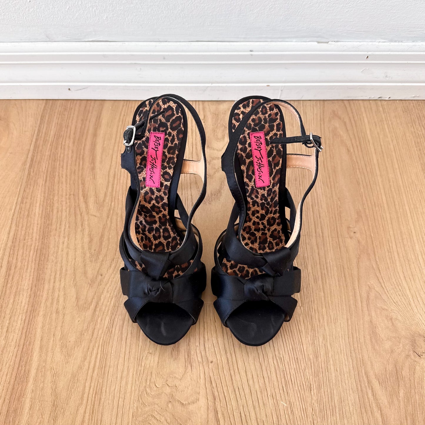 Y2K Betsey Johnson Black Knot Satin Pumps / SZ 7.5