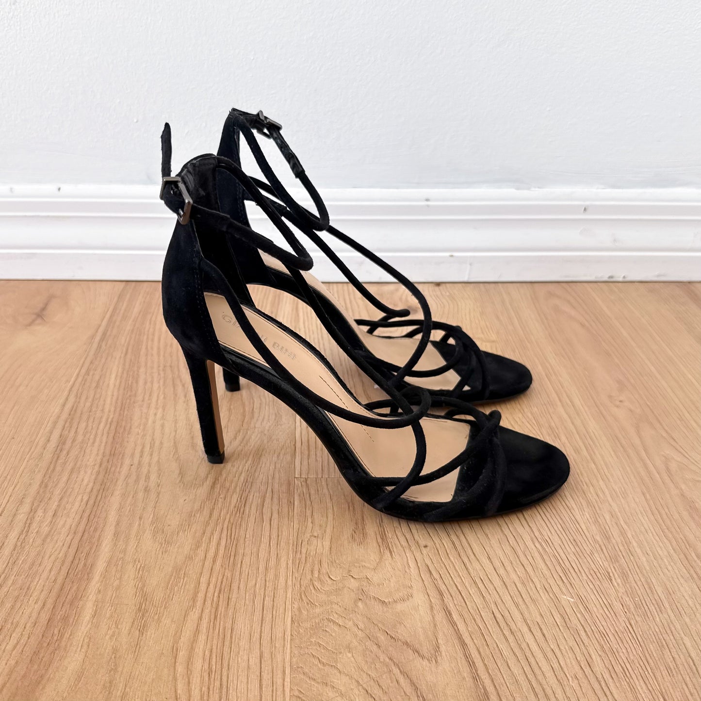 Y2K Gianni Bini Black Suede Strappy Heels / SZ 8.5