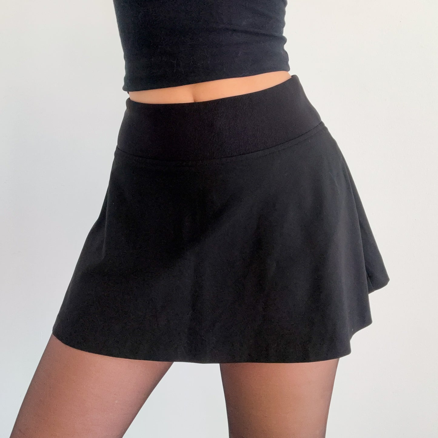 Y2K Bebe Black Flare Mini Skirt / SZ 2
