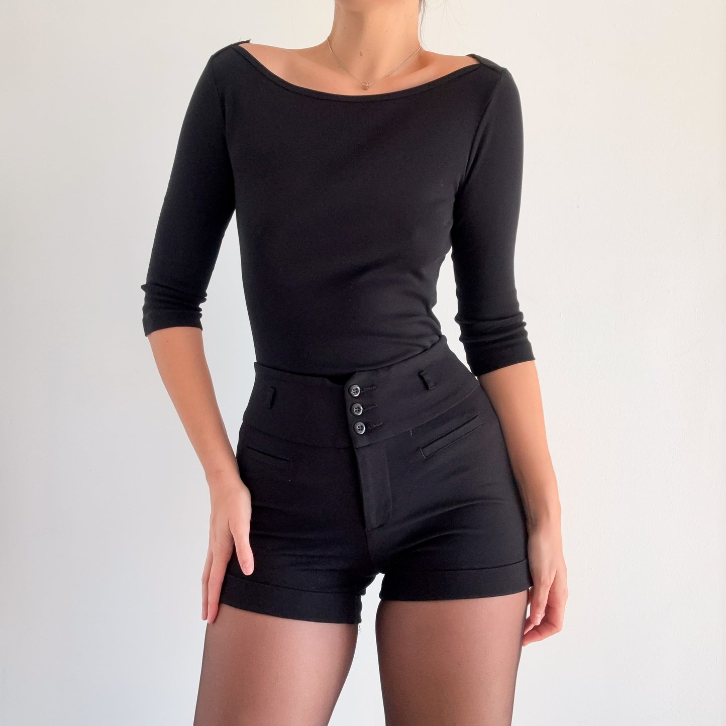 Y2K Black High Waist Hot Shorts / SZ M/L