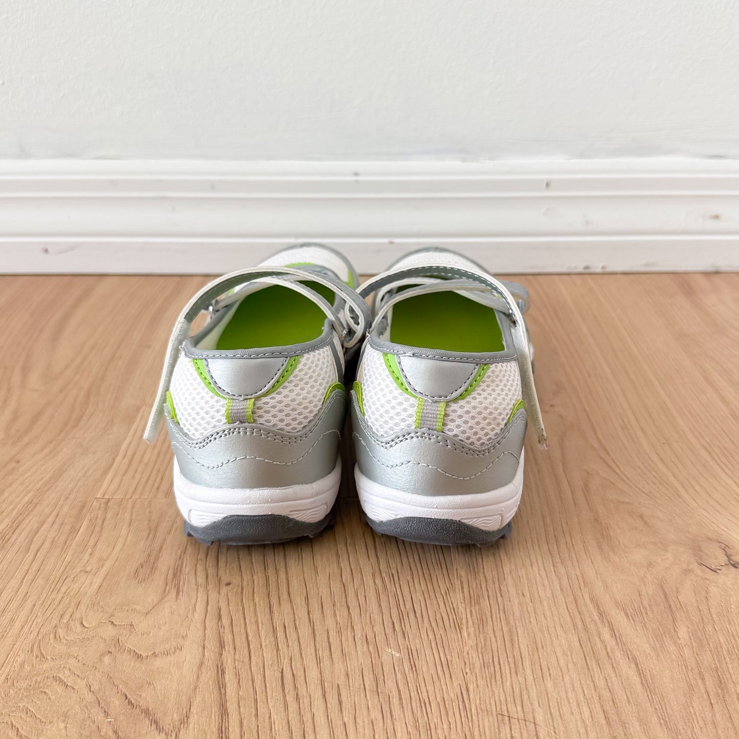 Y2K Lime Green & White Sporty Flats / SZ 7