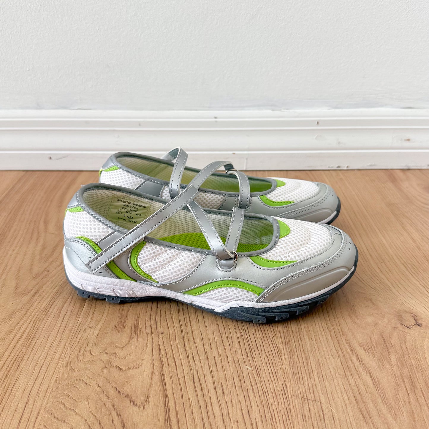 Y2K Lime Green & White Sporty Flats / SZ 7