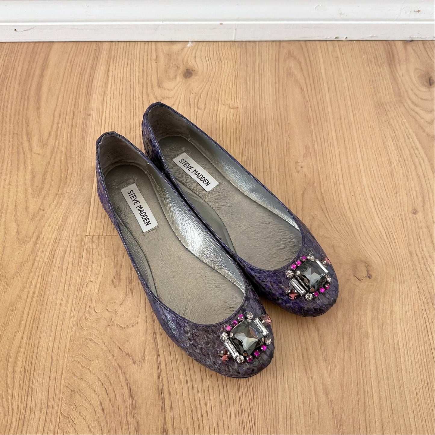 2010's Steve Madden Purple Rhinestone Flats / SZ 8